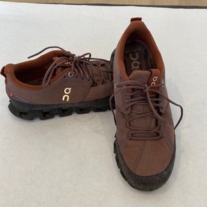 On Cloud Dip Women’s 7.5